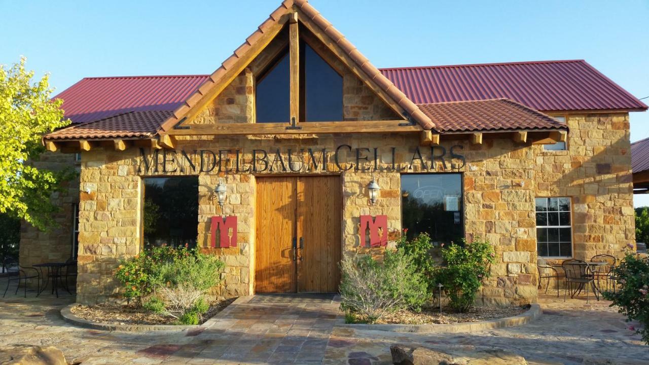 Pecan Cabin Fredericksburg Exterior photo